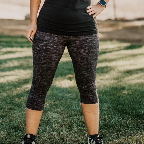 Spectrum Capris Organic Fabric - Picture 2 of 2